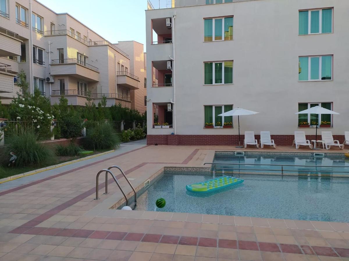 Apartment In Complex Tara Ravda ภายนอก รูปภาพ