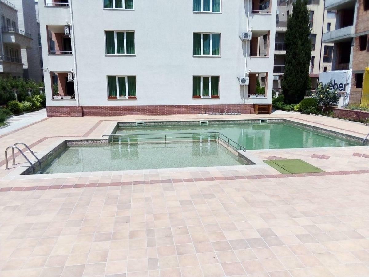 Apartment In Complex Tara Ravda ภายนอก รูปภาพ